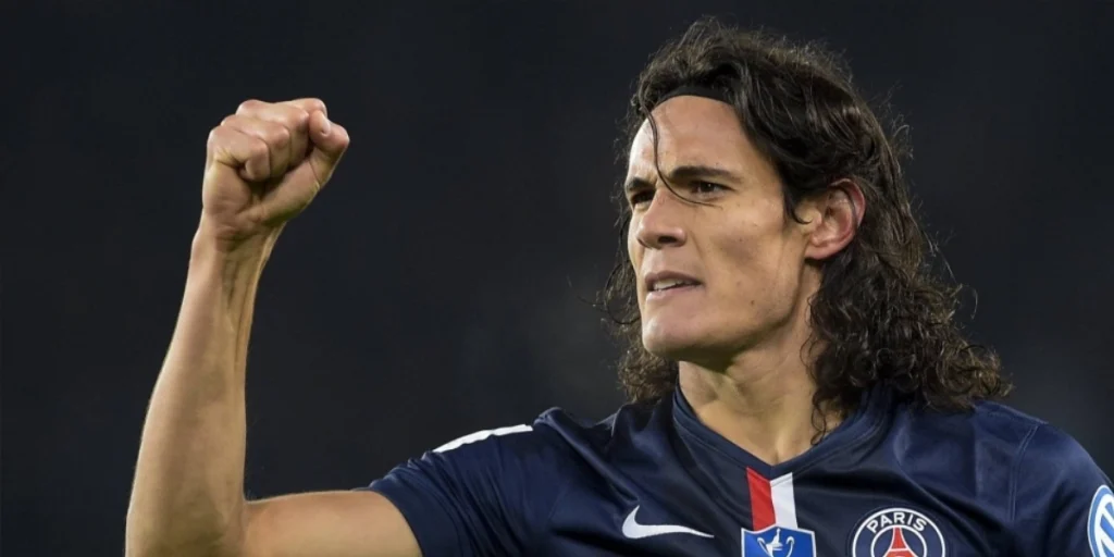 στηχημα - πληροφοριες: ο Edinson Cavani με τη φανέλα της PSG πανηγυριζει